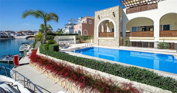 4 Bedroom Villa for Sale in Limassol Marina, Limassol